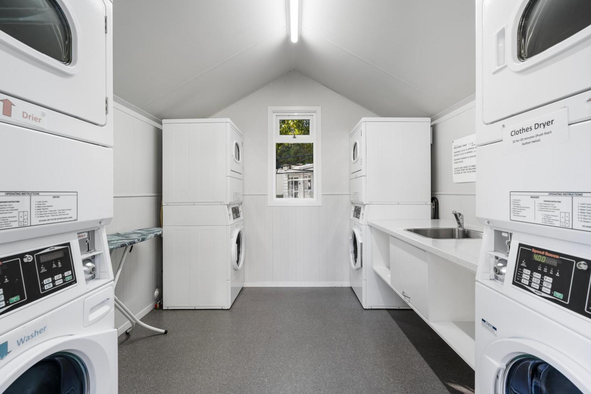 Tasman Holiday Parks ピクトン エクステリア 写真 Laundry facilities at the University of Cambridge