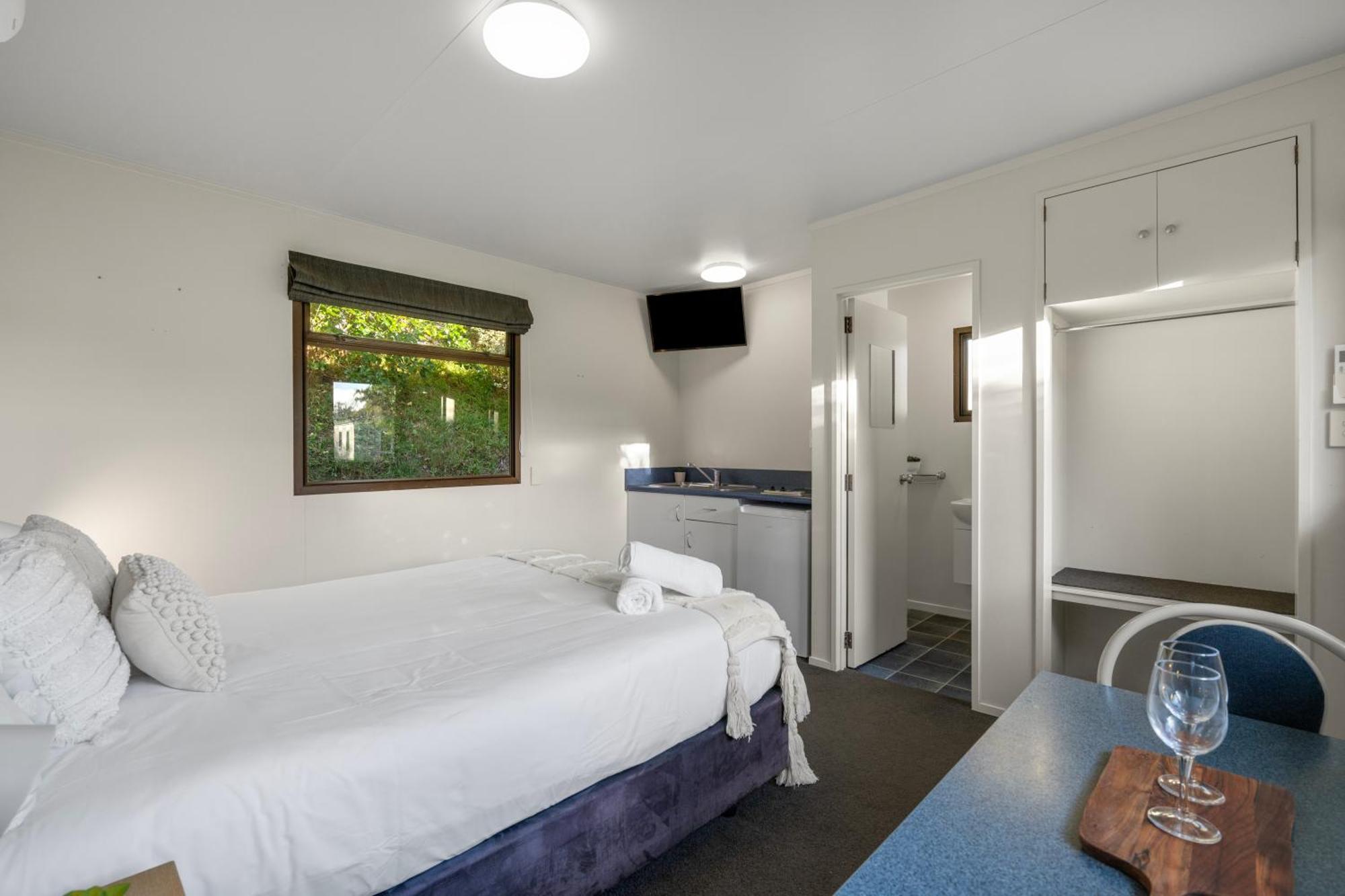 Tasman Holiday Parks ピクトン エクステリア 写真 A studio apartment