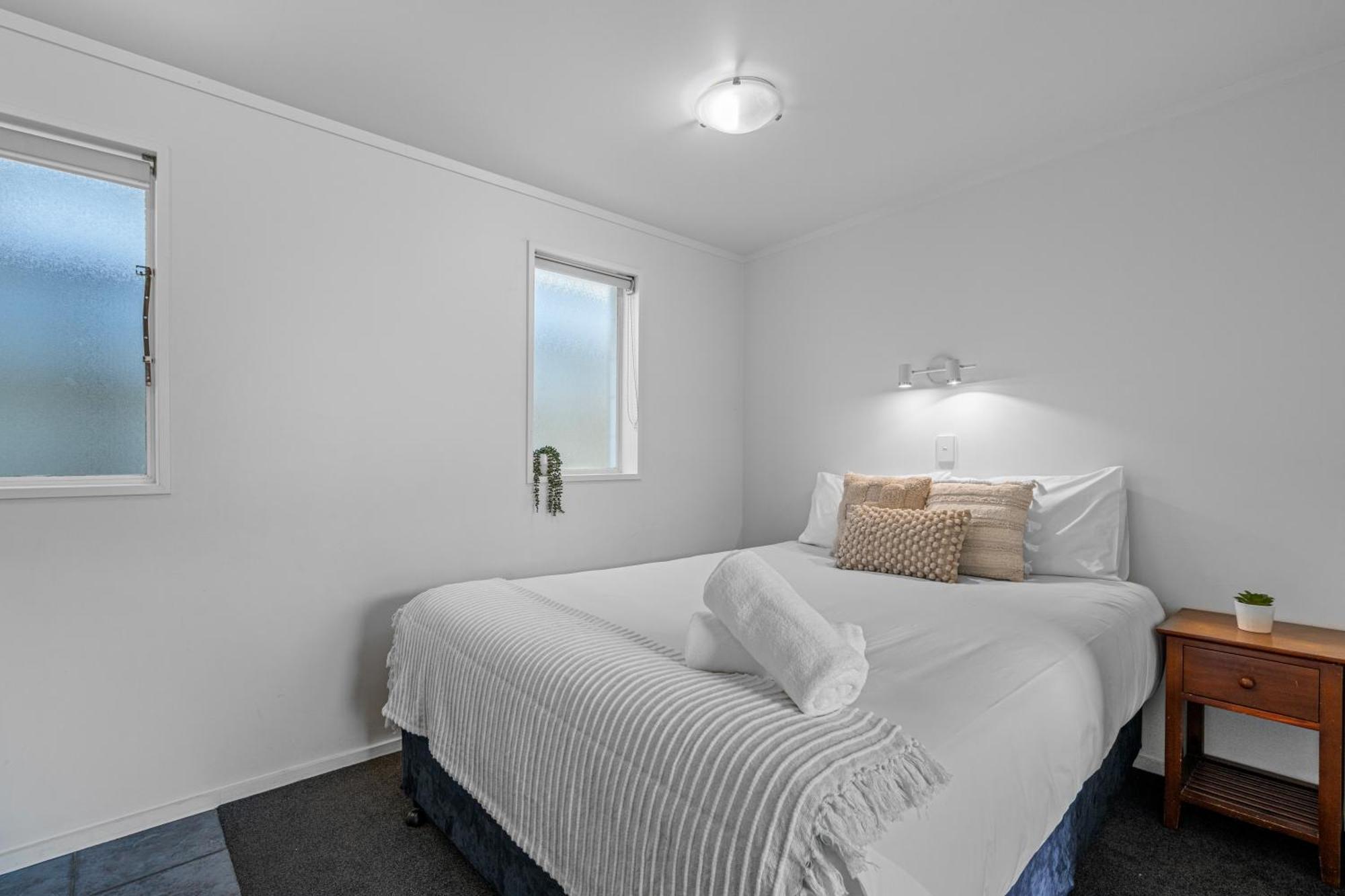 Tasman Holiday Parks ピクトン エクステリア 写真 A bedroom at the hotel
