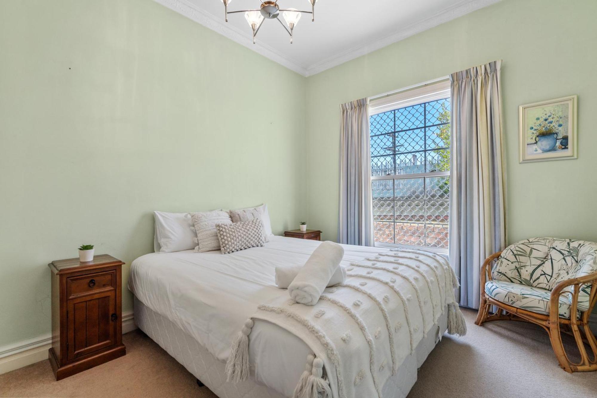 Tasman Holiday Parks ピクトン エクステリア 写真 A bedroom