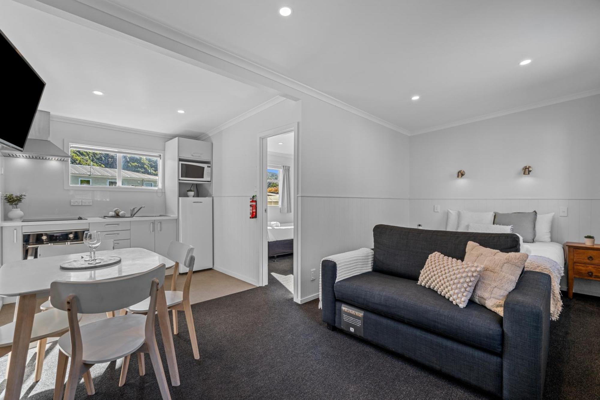Tasman Holiday Parks ピクトン エクステリア 写真 A typical studio apartment
