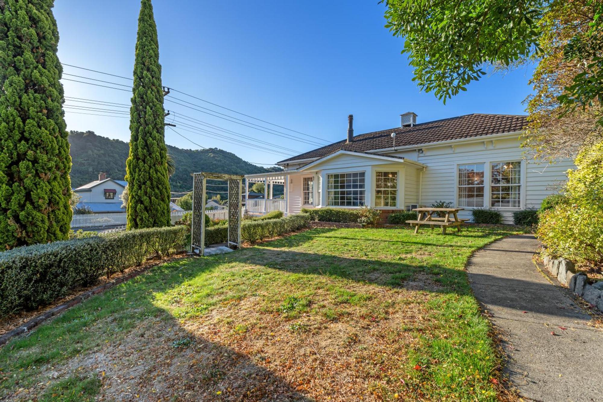 Tasman Holiday Parks ピクトン エクステリア 写真 The house in 2015